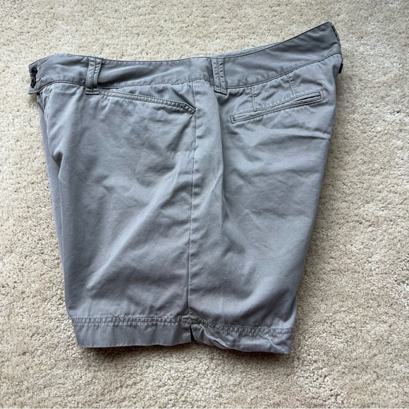 ✨Eddie Bauer Women’s Mercer Fit Khaki Chino Shorts - Size 14 - EUC - 100% Cotton - Picture 5 of 8